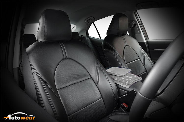 カムリ 70系の車に本革シートカバーのブラックを取付け運転席側から見た画像になります。シートカバーの取付実例,カムリ,546_2165_21.jpg