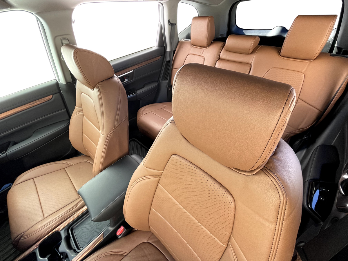 助手席から車内全体を見た画像になります。シートカバーの取付実例,CR-V,526_3438_12.jpg