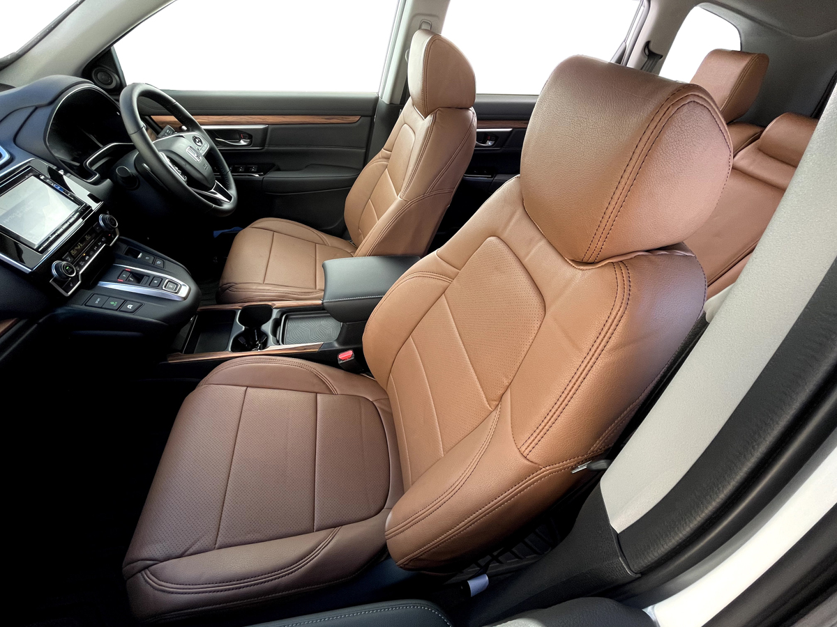 助手席側からのフロントシートの画像になります。シートカバーの取付実例,CR-V,526_3438_7.jpg