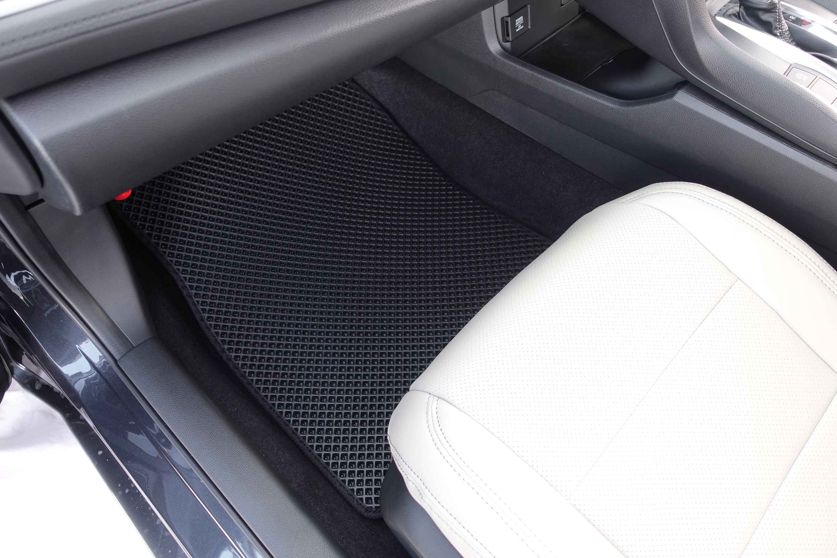 フロアマットの取付実例、番号:145、車名:シビック、モデル:ダブルマット、色相:ダークグレー、145_10297_4.jpg、 