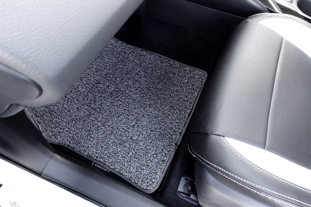 フロアマットの取付実例、番号:150、車名:カローラ ツーリング、モデル:コイルマット、色相:グレー、150_10300_5.jpg、 