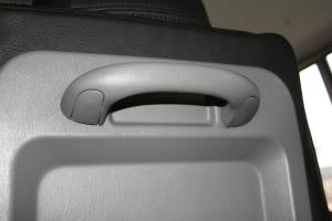 シートカバーの取り付け方法、番号:25、車名:ハイエース  コミューター、i2564_2.jpg、 