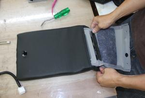 シートカバーの取り付け方法、番号:21、車名:クラウン ロイヤル、i2821_25.jpg、 