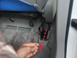 シートカバーの取り付け方法、番号:21、車名:クラウン ロイヤル、i2821_4.jpg、 