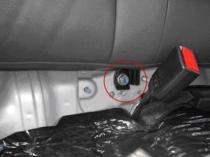 シートカバーの取り付け方法、番号:9、車名:ベンツ C クラス、i5214_7.jpg、 