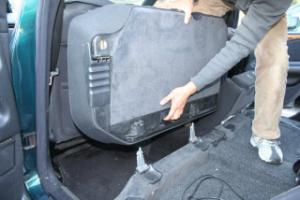 シートカバーの取り付け方法、番号:8、車名:ベンツ E クラス、i5228_9.jpg、 