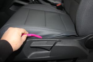 シートカバーの取り付け方法、番号:18、車名:ゴルフ V、i5445_17.jpg、 