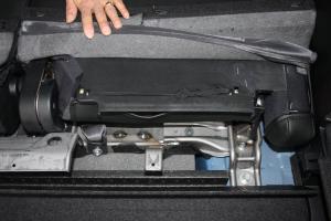 シートカバーの取り付け方法、番号:30、車名:エクシーガ、i9821_32.jpg、 