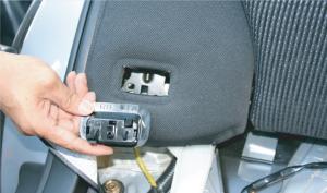 シートカバーの取り付け方法、番号:32、車名:レガシィ ツーリングワゴン、i9869_4.jpg、 