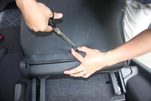シートカバーの取り付け方法、番号:20、車名:タント、i9883_16.jpg、 
