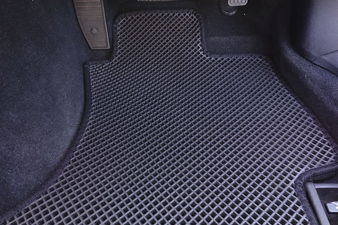 フロアマットの取付実例、番号:15、車名:スバル XV、モデル:ダブルマット、色相:ダークグレー、10010_1.jpg、 