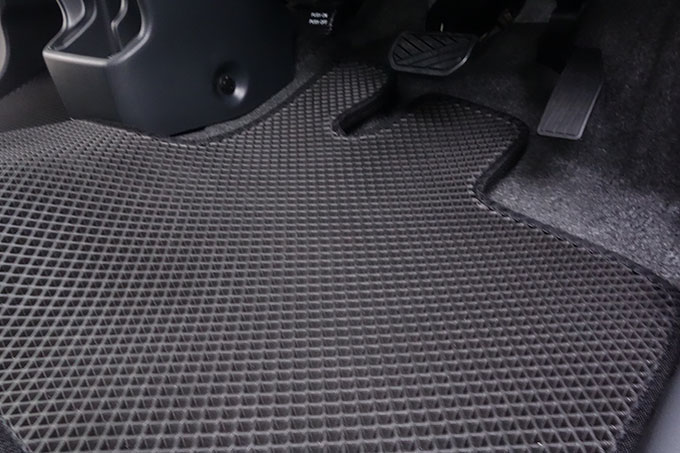 フロアマットの取付実例、番号:12、車名:ワゴンR、モデル:ダブルマット、色相:ダークグレー、10013_1.jpg、 