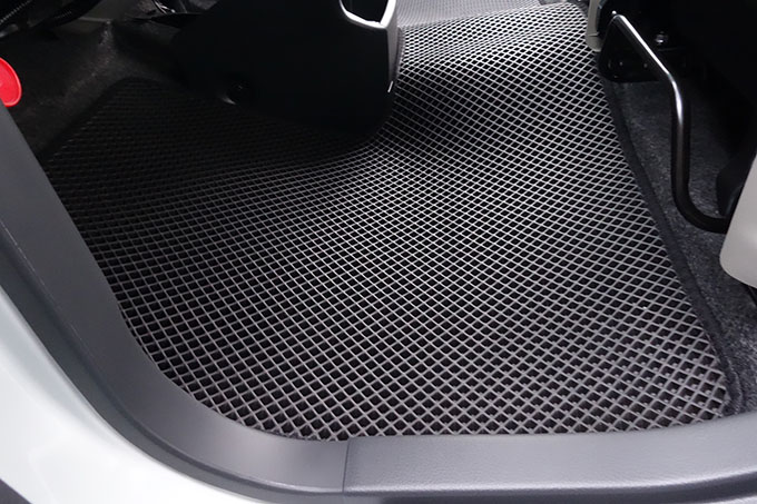 フロアマットの取付実例、番号:12、車名:ワゴンR、モデル:ダブルマット、色相:ダークグレー、10013_4.jpg、 