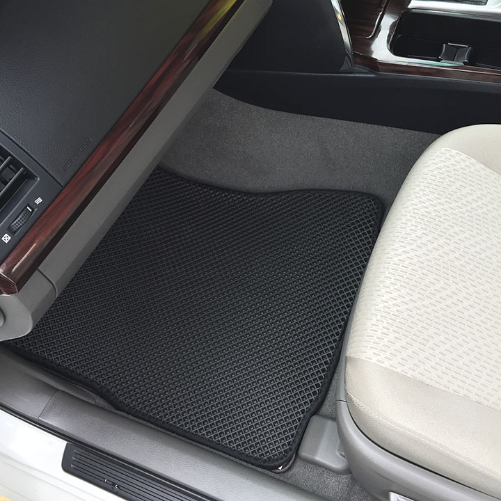 フロアマットの取付実例、番号:97、車名:マーク Ｘ、モデル:ダブルマット、色相:ダークグレー、10034_2.jpg、 