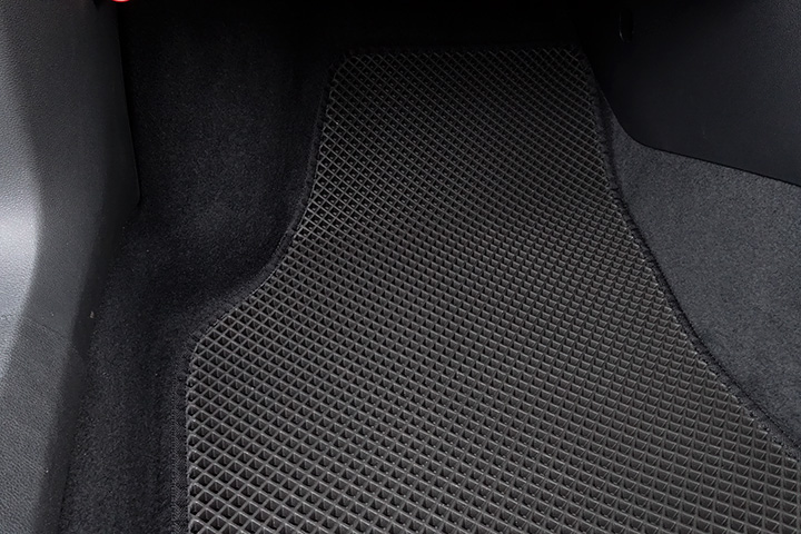 フロアマットの取付実例、番号:64、車名:ザ・ ビートル、モデル:ダブルマット、色相:ダークグレー、10053_4.jpg、 