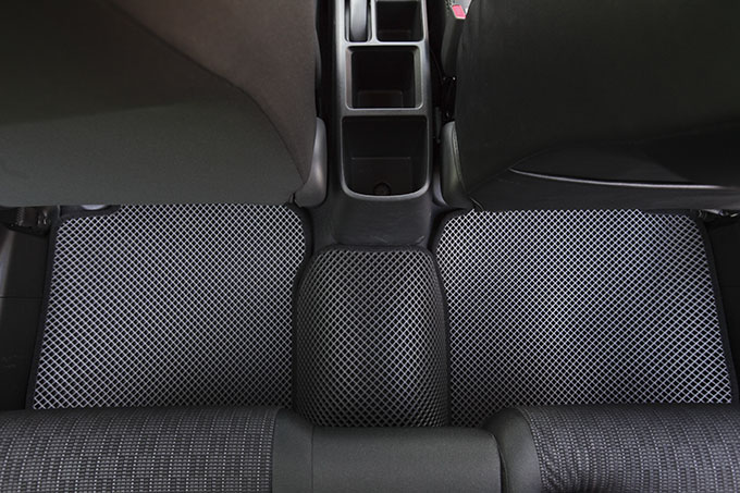 フロアマットの取付実例、番号:11、車名:フィット、モデル:ダブルマット、色相:ダークグレー、10063_6.jpg、 