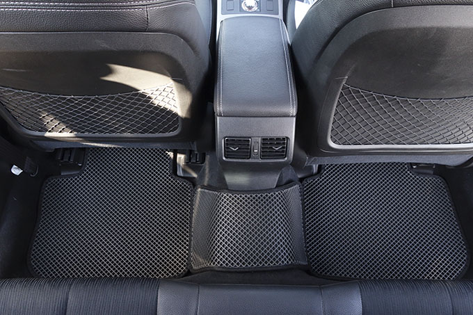 フロアマットの取付実例、番号:26、車名:レガシィ ツーリングワゴン、モデル:ダブルマット、色相:ダークグレー、10071_5.jpg、 