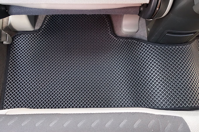 フロアマットの取付実例、番号:22、車名:エクストレイル、モデル:ダブルマット、色相:ダークグレー、10079_6.jpg、 