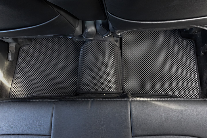 フロアマットの取付実例、番号:74、車名:bB、モデル:ダブルマット、色相:ダークグレー、10150_7.jpg、 