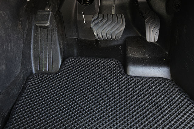 フロアマットの取付実例、番号:30、車名:エクストレイル、モデル:ダブルマット、色相:ダークグレー、10167_1.jpg、 