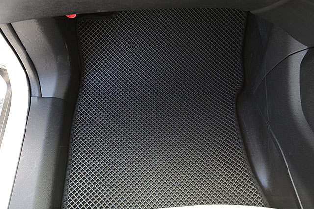 フロアマットの取付実例、番号:30、車名:エクストレイル、モデル:ダブルマット、色相:ダークグレー、10167_6.jpg、 
