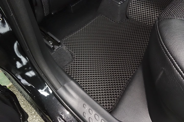 フロアマットの取付実例、番号:118、車名:C-HR、モデル:ダブルマット、色相:ダークグレー、10252_7.jpg、 
