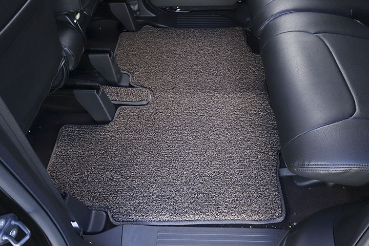 フロアマットの取付実例、番号:125、車名:N-BOX、モデル:コイルマット、色相:ベージュ、10261_6.jpg、 