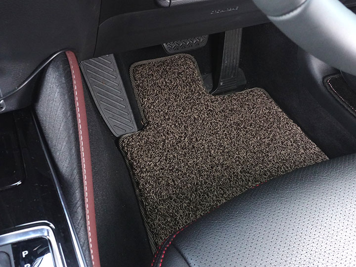 フロアマットの取付実例、番号:128、車名:クラウン、モデル:コイルマット、色相:ベージュ、10274_3.jpg、 