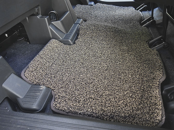 フロアマットの取付実例、番号:133、車名:N-VAN、モデル:コイルマット、色相:ベージュ、10276_4.jpg、 