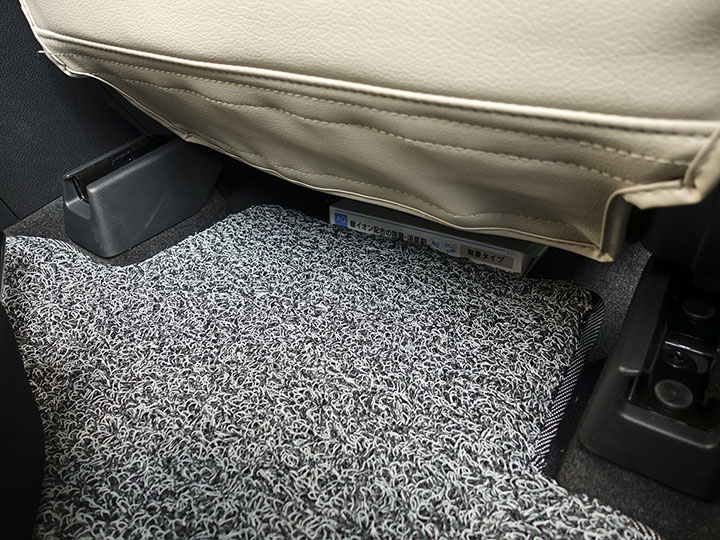フロアマットの取付実例、番号:135、車名:CR-V、モデル:コイルマット、色相:グレー、10286_12.jpg、 