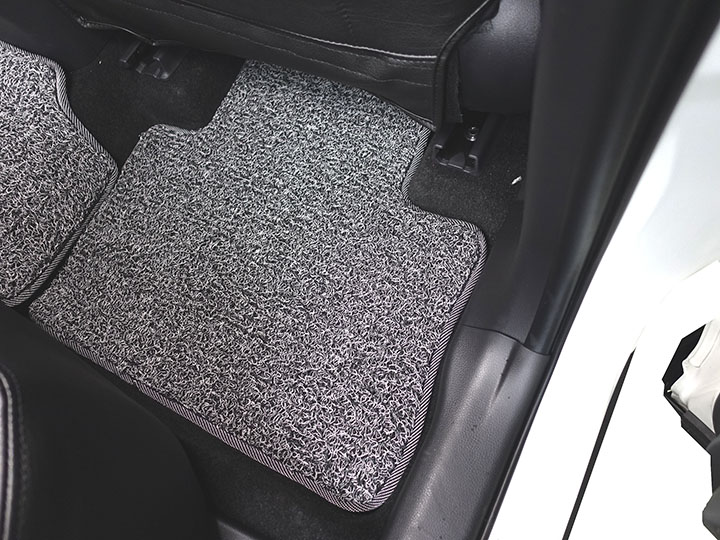 フロアマットの取付実例、番号:142、車名:RAV4、モデル:コイルマット、色相:グレー、10293_06.jpg、 